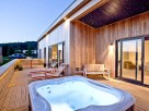 1 Bedroom Romantic Eco Lodge with Hot Tub near Cheddar, Somerset, England